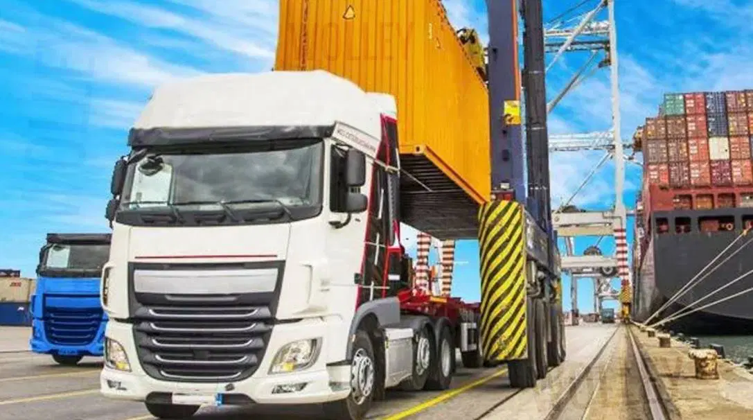 Why would a business use a freight forwarder?