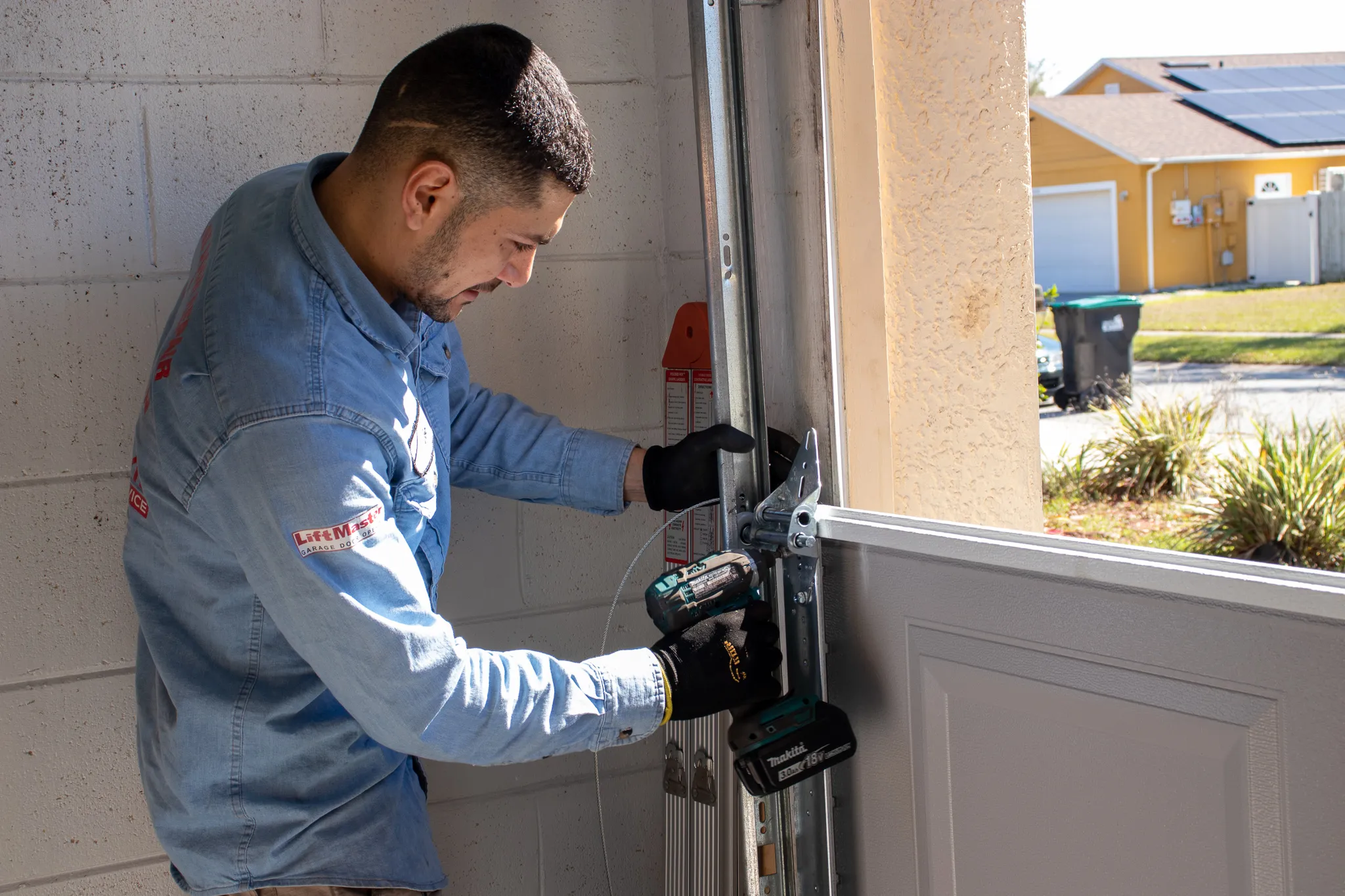 Top Signs You Need Professional Garage Door Repair or Installation