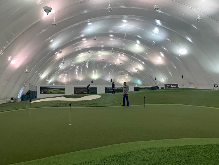 The Benefits of an Indoor Golf Driving Range