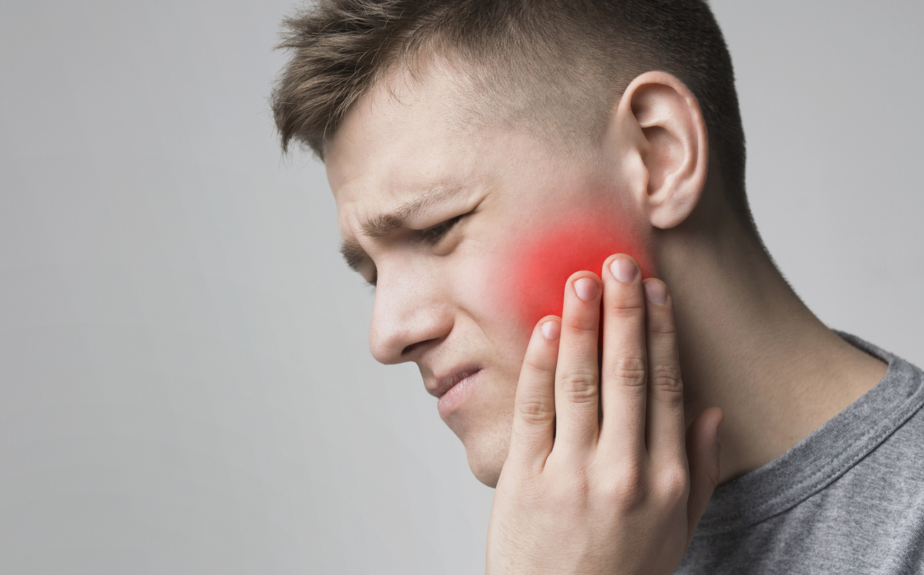 Man suffering from toothac